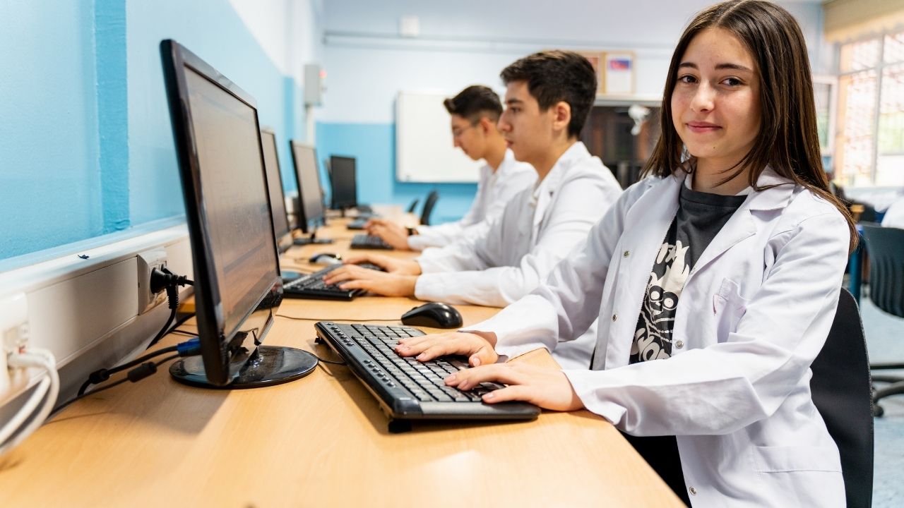 Anadolu Lisesinden Meslek Lisesine 11. Sınıfta Nakil 